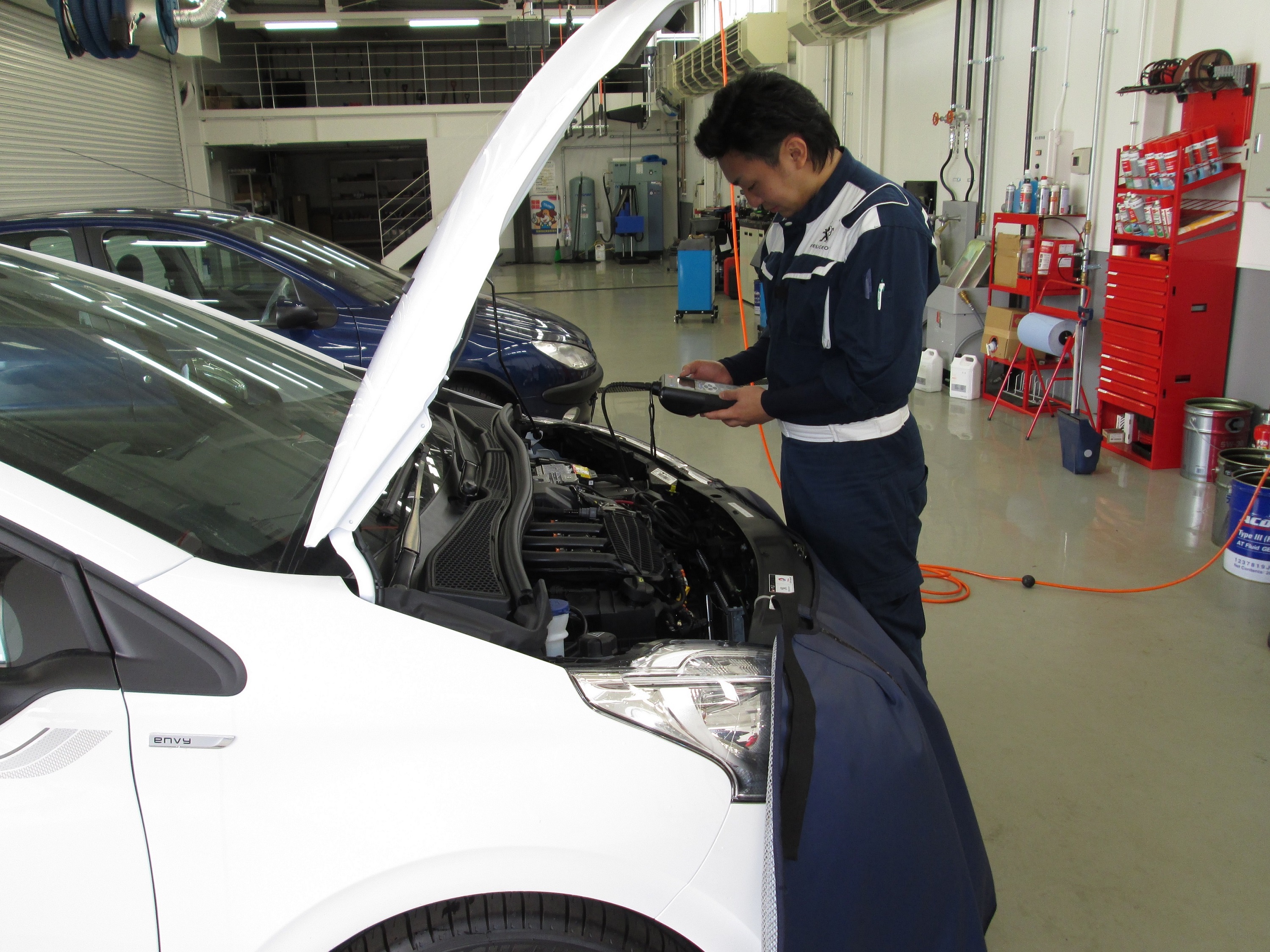 初めまして新入社員のサービススタッフ久保田翔です。