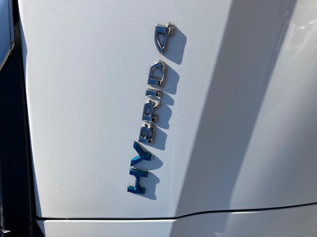 PEUGEOTのハイブリッド車に乗ってみませんか