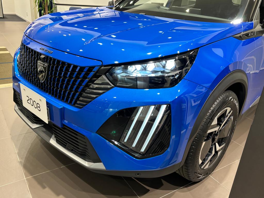 NEW PEUGEOT 2008　ショールームにて展示中です！