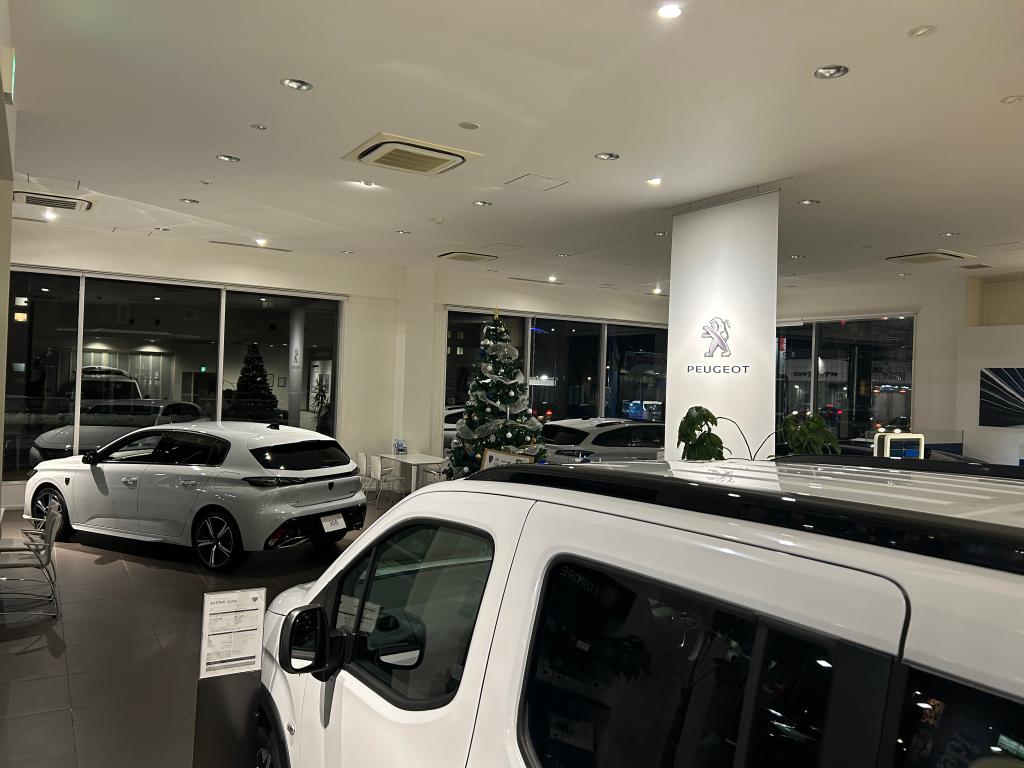 ショールーム内の入替おこないました