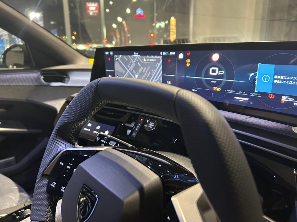 いよいよ登場！　NEW PEUGEOT 3008