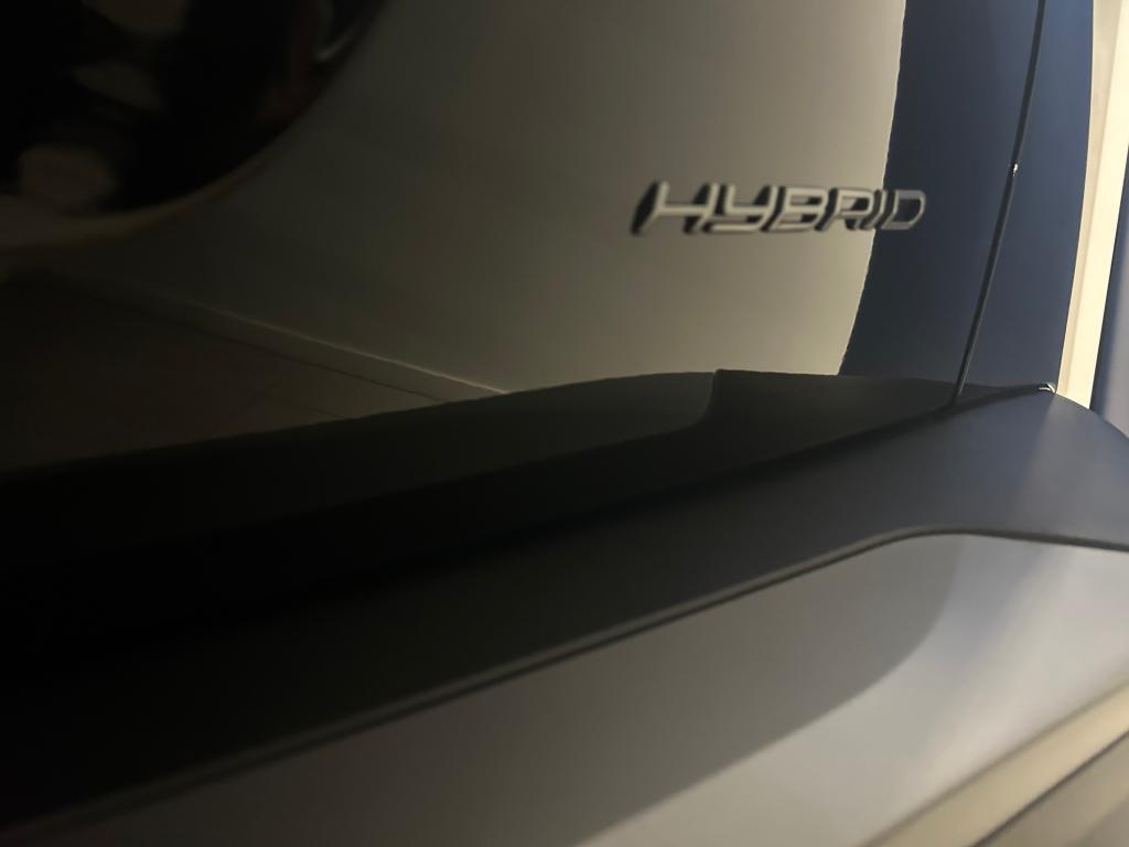 プジョーのHYBRID